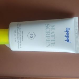 Supergoop Matte Screen - spf40